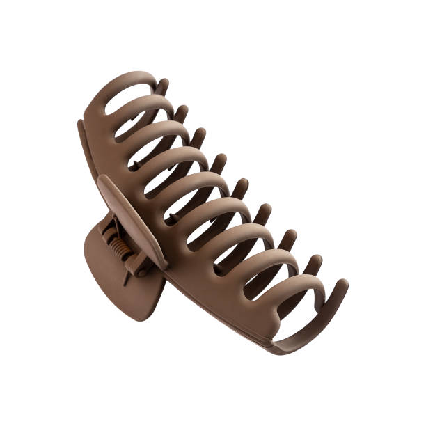 The audio of using a claw clip