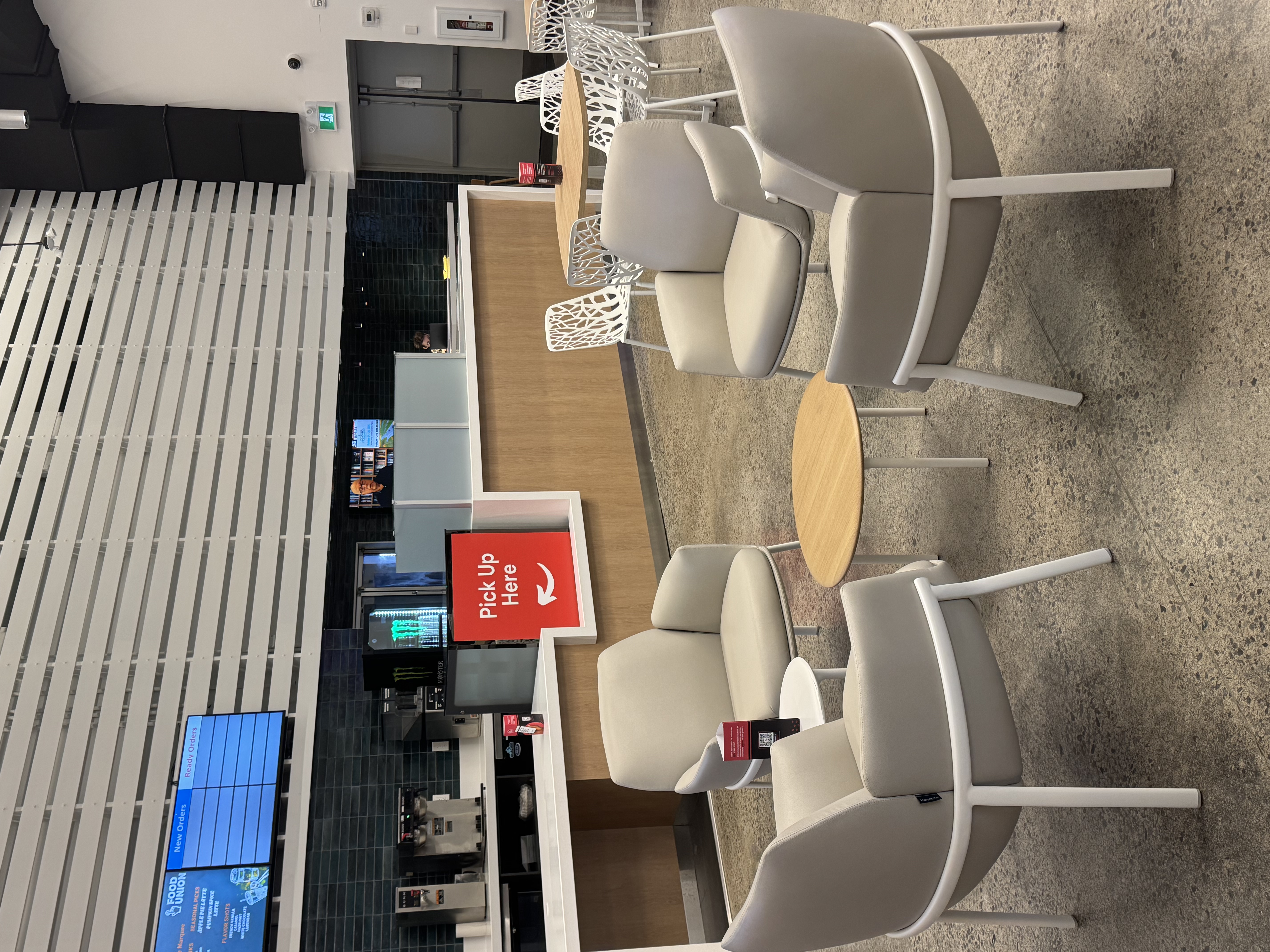 A set of neatly arranged tables and chairs in the SSU building<a href='https://www.youtube.com/embed/tgbNymZ7vqY' target='_blank'><p>Project Video Link</p></a>